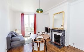 Nice 32 M Renovated And With Comfort In Paris