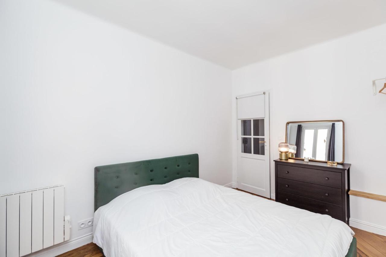 Апартаменты Nice 32 M Renovated And With Comfort In Париж Экстерьер фото