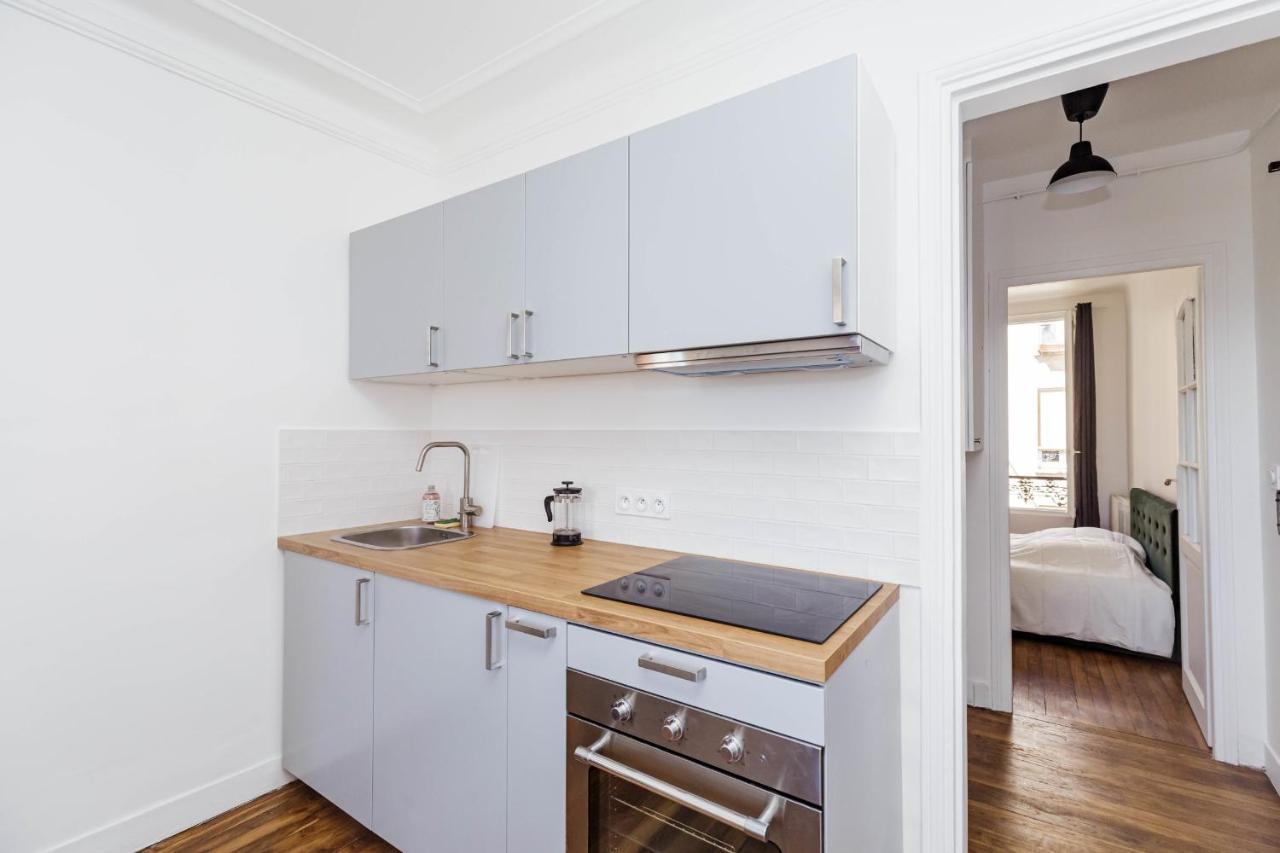 Апартаменты Nice 32 M Renovated And With Comfort In Париж Экстерьер фото
